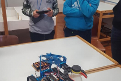 Robotika bemutató a nemzetközi csoport számára